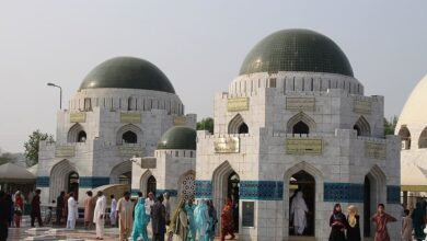 أضرحة خاري شريف