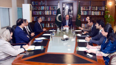 أورنجزيب مع وفد من مجموعة أسياد وشركة وافي للطاقة الباكستانية