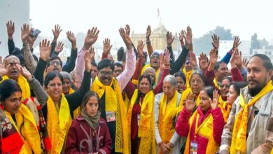 حجاج هندوس من الهند يصلون إلى باكستان لزيارة كاتاس راج