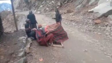 إجبار امرأة كشميرية حامل على الولادة في الشارع بمنطقة كيشتوار