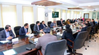 اجتماع متابعة بين وزير المالية الباكستاني محمد أورنجزيب وفريق البنك الدولي