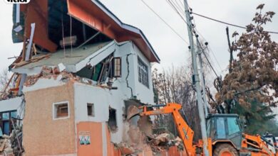 الشرطة الهندية تهدم منزل أحد المجاهدين في كشمير المحتلة