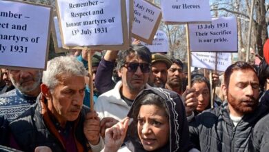 حزب الشعب الديمقراطي ينظم احتجاجا في سريناغار ضد زعيم حزب بهاراتيا جاناتا