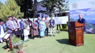 رئيس الوزراء الباكستاني يطلق حملة وطنية لزراعة 41.7 مليون شجرة