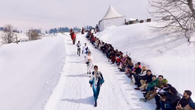 عرض أزياء فاحش في كشمير المحتلة