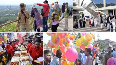 الباكستانيون يواصلون احتفالاتهم بعيد الفطر لليوم الثاني على التوالي