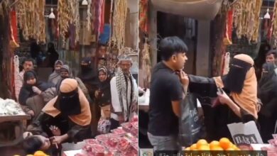 شاب هندوسي تحرش بفتاة مسلمة.. والنتيجة علقة ساخنة