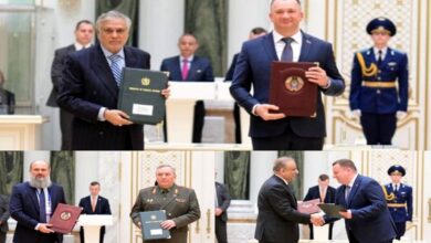 نائب رئيس الوزراء الباكستاني إسحاق دار تبادل الوثائق مع وزير الداخلية البيلاروسي - الصورة من راديو باكستان