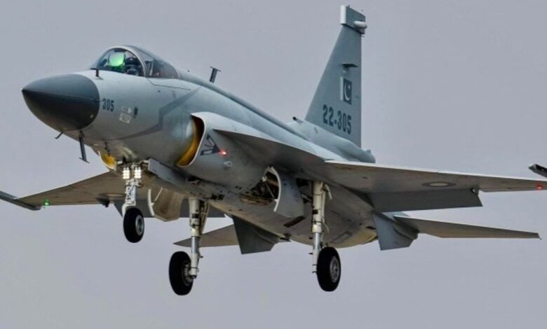 JF-17 مقاتلة باكستانية تضاهي F-16 الأميركية