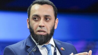 وزير الإعلام الباكستاني عطا الله تارار