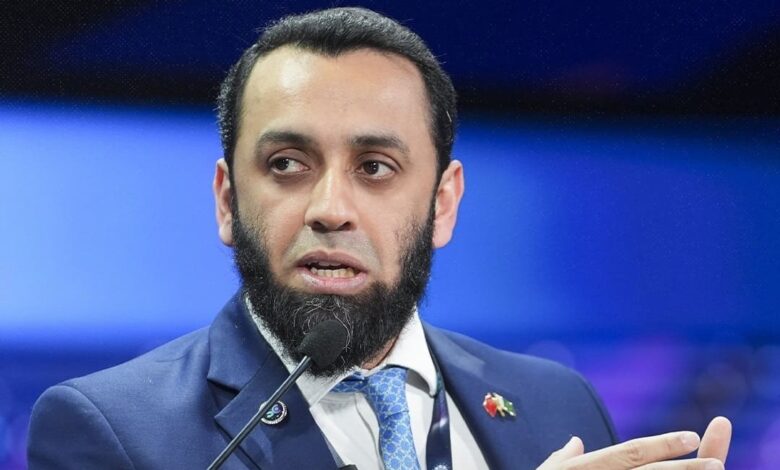وزير الإعلام الباكستاني عطا الله تارار