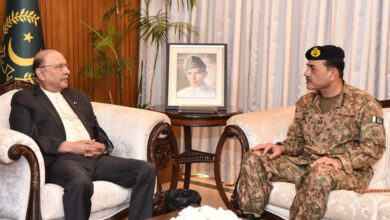 الرئيس الباكستاني يشيد بالقوات المسلحة