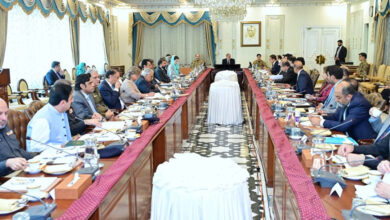 شهباز شريف يأمر بتسريع إعادة اللاجئين الأفغان غير الشرعيين