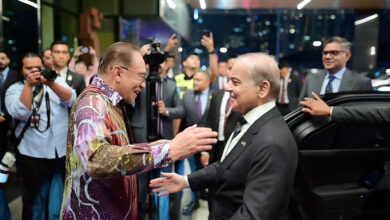 شهباز شريف يصل إلى ماليزيا في زيارة رسمية