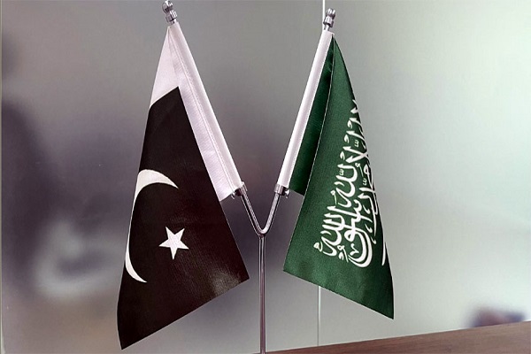 وفد تجاري سعودي رفيع يصل إلى إسلام آباد لتعزيز التعاون الاقتصادي مع باكستان