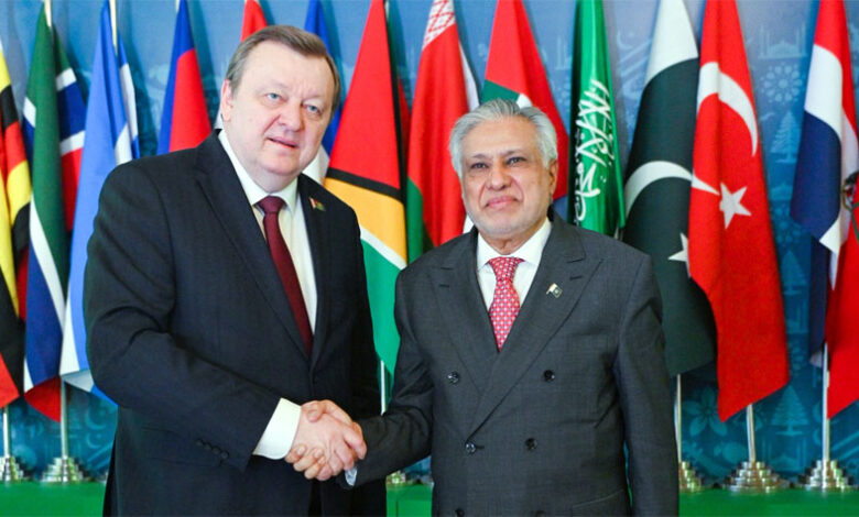 إسحاق دار يؤكد التزامه بتعزيز العلاقات مع بيلاروسيا