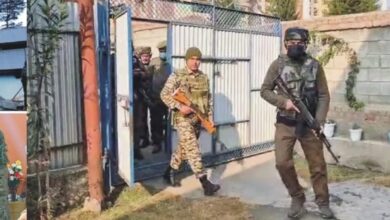 اعتقالات واسعة للهند تشمل 1500 كشميري ونساء وأطباء