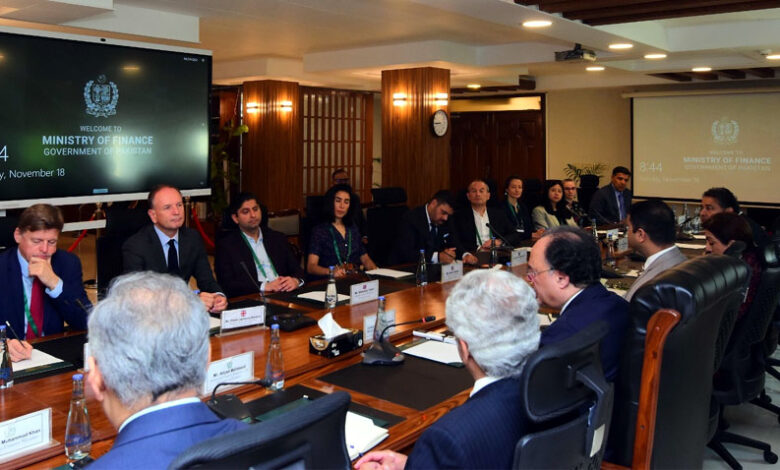 أورنجزيب: الحكومة ملتزمة بتوسيع دور القطاع الخاص في النمو الاقتصادي