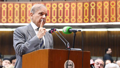 رئيس الوزراء يحث طالبان على كبح الجماعات الإرهابية