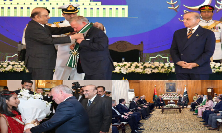 الرئيس يمنح ملك الأردن وسام نيشان باكستان