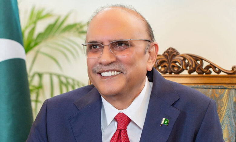 زرداري: باكستان تقدّر علاقاتها القوية مع لبنان