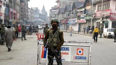 القوات الهندية تعتقل عشرة مدنيين بينهم امرأتان في كشمير المحتلة