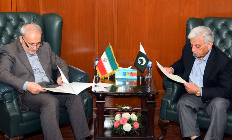 باكستان تسعى لرفع حجم تجارتها مع إيران إلى 10 مليارات دولار