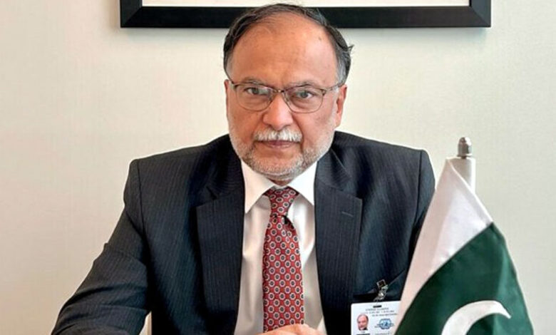 باكستان تتعهد بخفض أسعار الكهرباء والضرائب