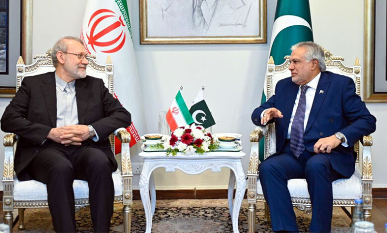 باكستان وإيران تعلنان تعزيز التعاون الثنائي