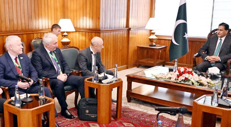 باكستان وروسيا تتعهدان بتعزيز التعاون في مختلف القطاعات