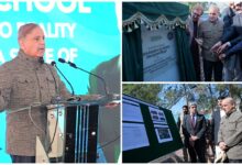 شهباز يضع حجر الأساس لمدرسة في آزاد كشمير