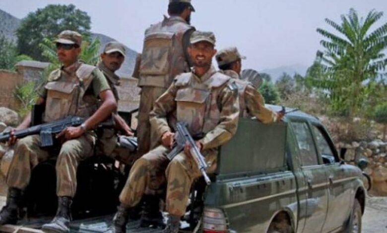 القوات الباكستانية تجهِز على 23 عنصرًا من خوارج الوكالة الهندية في عمليتين بشمال غرب البلاد