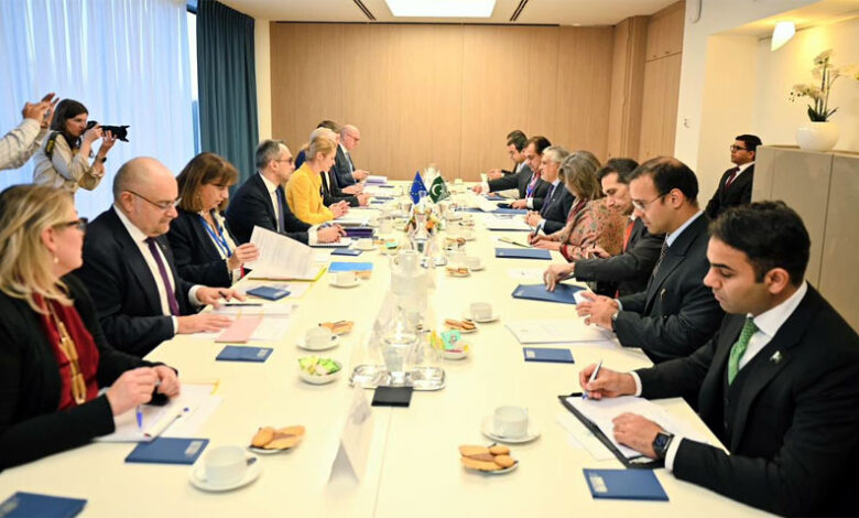 باكستان والاتحاد الأوروبي يتعهدان بتعزيز تنمية التجارة