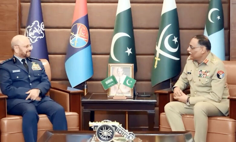 باكستان والسعودية تؤكدان عزمهما على تعزيز العلاقات الدفاعية