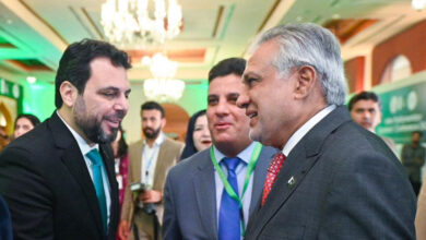 التقى نائب رئيس الوزراء ووزير الخارجية السيناتور إسحاق دار مع رئيس اللجنة العليا للانتخابات في سوريا الدكتور محمد طه الأحمد على