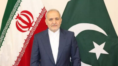 إيران تكرم إقبال بإدراج يوم ميلاده في تقويمها الرسمي