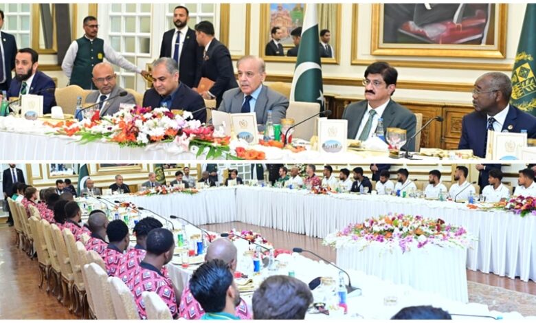 رئيس الوزراء شهباز يستضيف مأدبة غداء على شرف فرق باكستان وسريلانكا وزيمبابوي