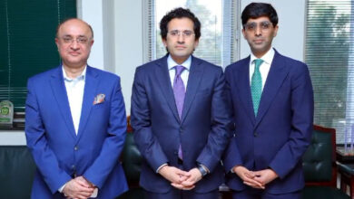 علي برويز مالك: الحكومة ملتزمة بتعزيز النمو في قطاع البترول