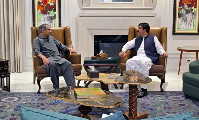 محسن نقفي وسردار سليم يناقشان الوضع السياسي