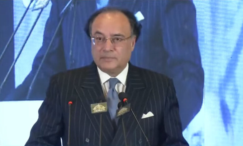 أورنجزيب يؤكد على أهمية معالجة تحديات المناخ والسكان