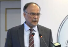 أحسن يدعو إلى تنمية الموارد البشرية في باكستان