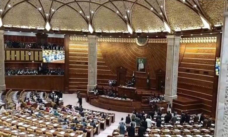 مجلس البنجاب يشيد بالجيش الباكستاني ويقر قرارات وطنية