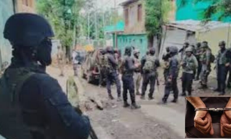 الهند تحظر الشبكات الافتراضية وتعتقل مدنيين بكشمير