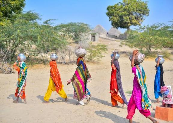 الباكستانيون يثنون على الاستقرار الاقتصادي ويطالبون بإصلاح شامل للفساد