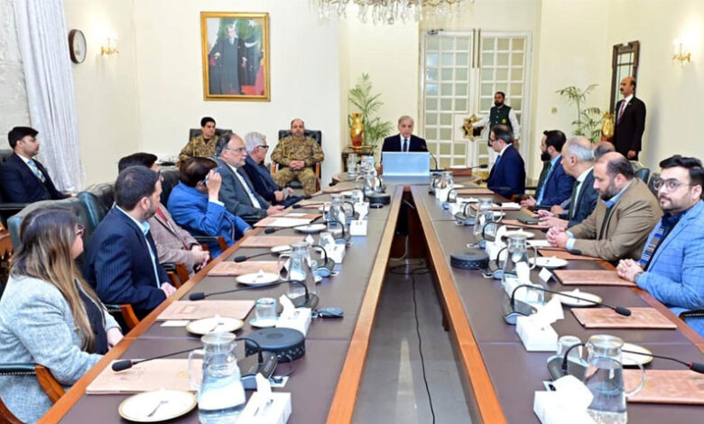 شهباز شريف واثق من انتعاش الخطوط الجوية في باكستان