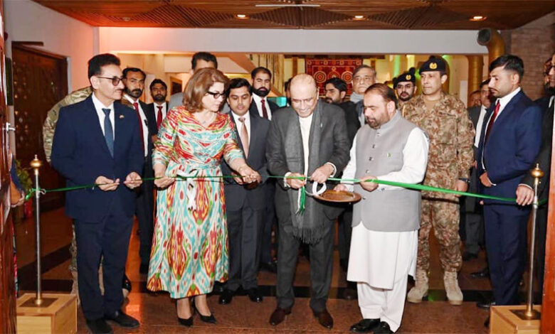 الرئيس يفتتح أسبوع طاجيكستان الثقافي في إسلام آباد