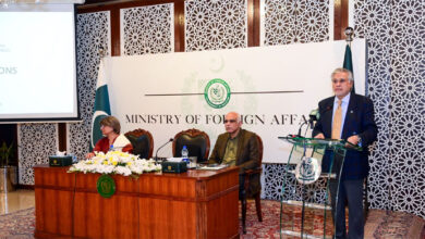 إسحاق دار يحث العالم على مطالبة الهند بإعادة العمل بمعاهدة المياه الدولية على الفور