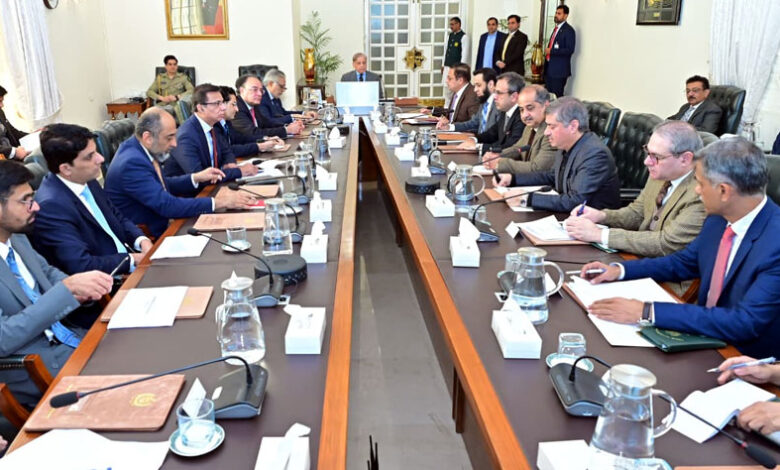 شهباز شريف يوافق على مشاريع كهرباء في جوادر وجيلجيت بالتستان لضمان التنمية والاستثمار
