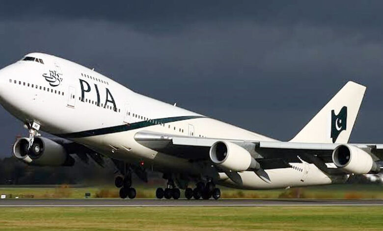 لجنة الخصخصة تطرح 75% من أسهم الخطوط الجوية الباكستانية في مزايدة علنية