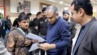 وزير الداخلية الباكستاني يزور مطار علامة إقبال لمراجعة إجراءات الهجرة وتعزيز كرامة المسافرين